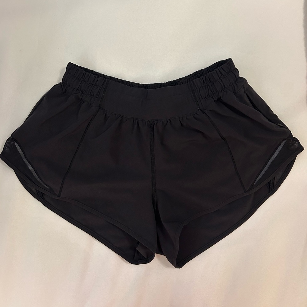 Lululemon Black Hotty Hot shorts 2.5” Inseam Size 6